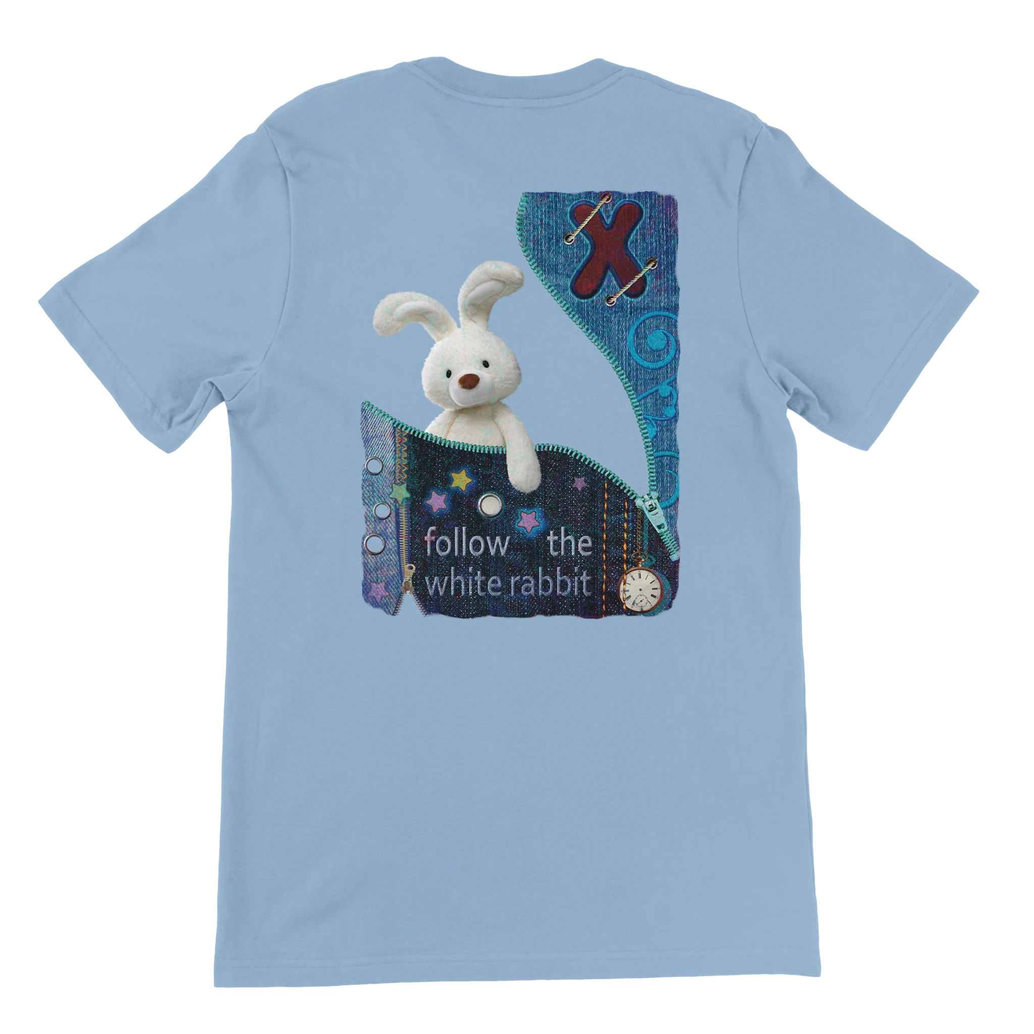 Camiseta unisex “Follow the White Rabbit” en azul claro con diseño de conejo, reloj y detalles astrales – Forty Two Tshirts.
