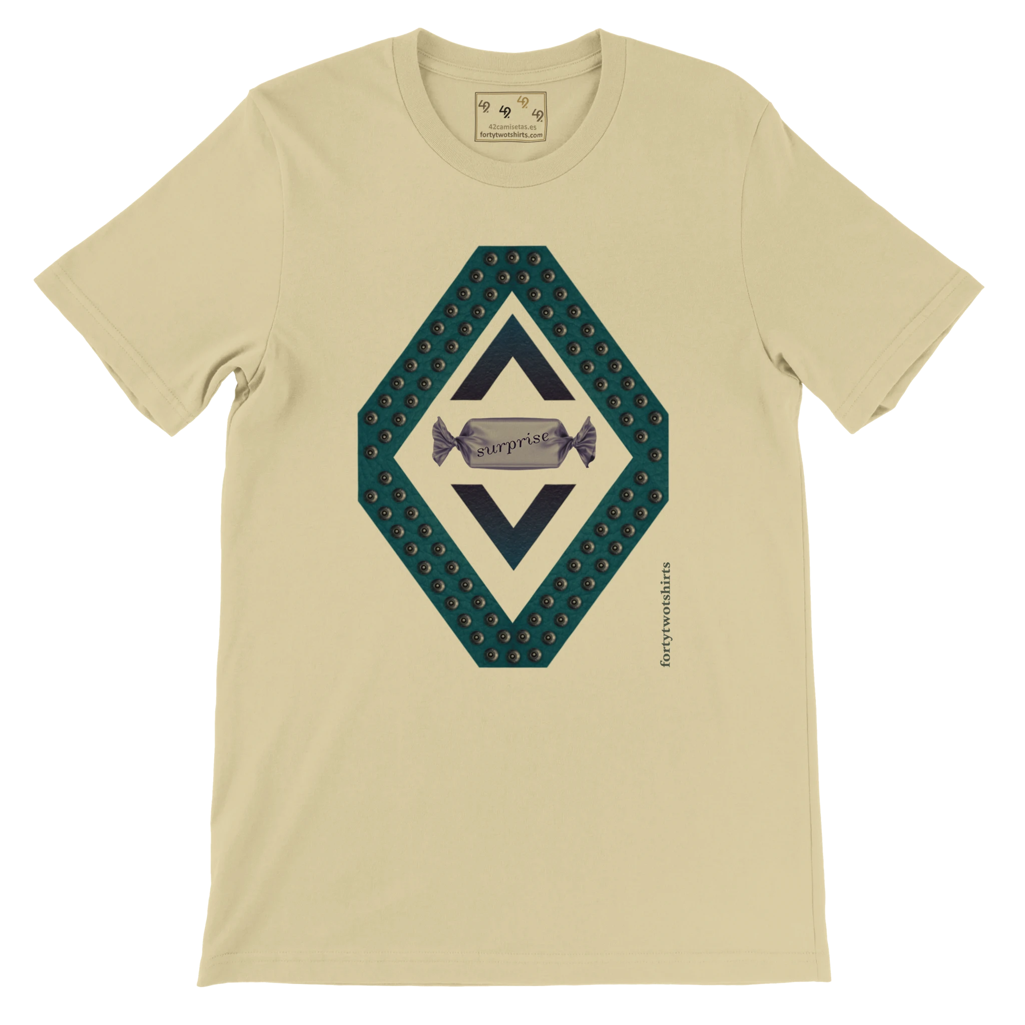 Camiseta personalizable beige unisex con diseño de caramelo – Forty Two Tshirts